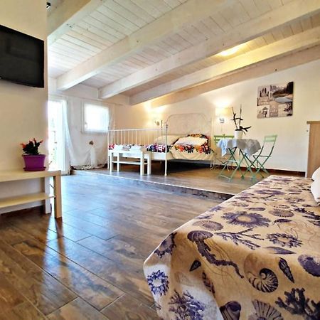 B&B A Casa Di Antonella Scauri  Buitenkant foto