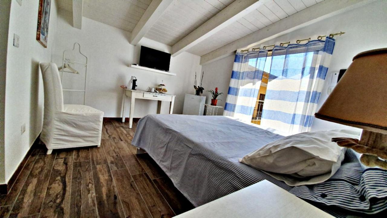 B&B A Casa Di Antonella Scauri  Buitenkant foto