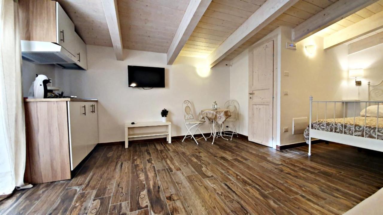 B&B A Casa Di Antonella Scauri  Buitenkant foto