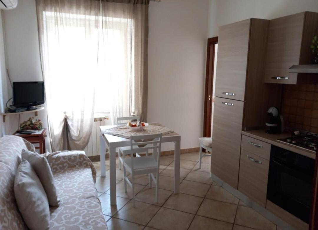 B&B A Casa Di Antonella Scauri  Buitenkant foto